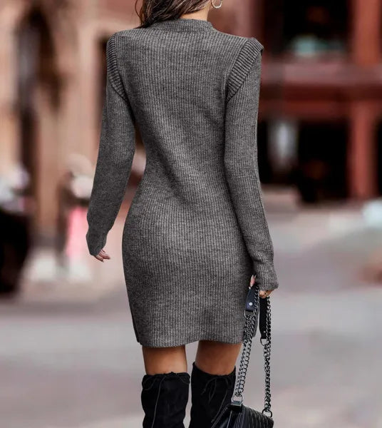 Vornehmes Damenkleid mit langen Ärmeln