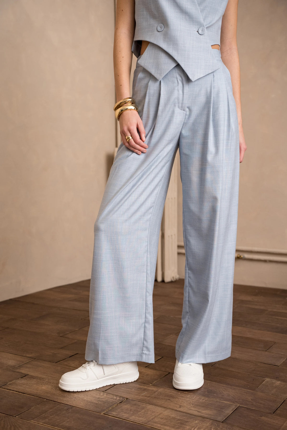 Weite Hose mit moderner Form und geradem Bein