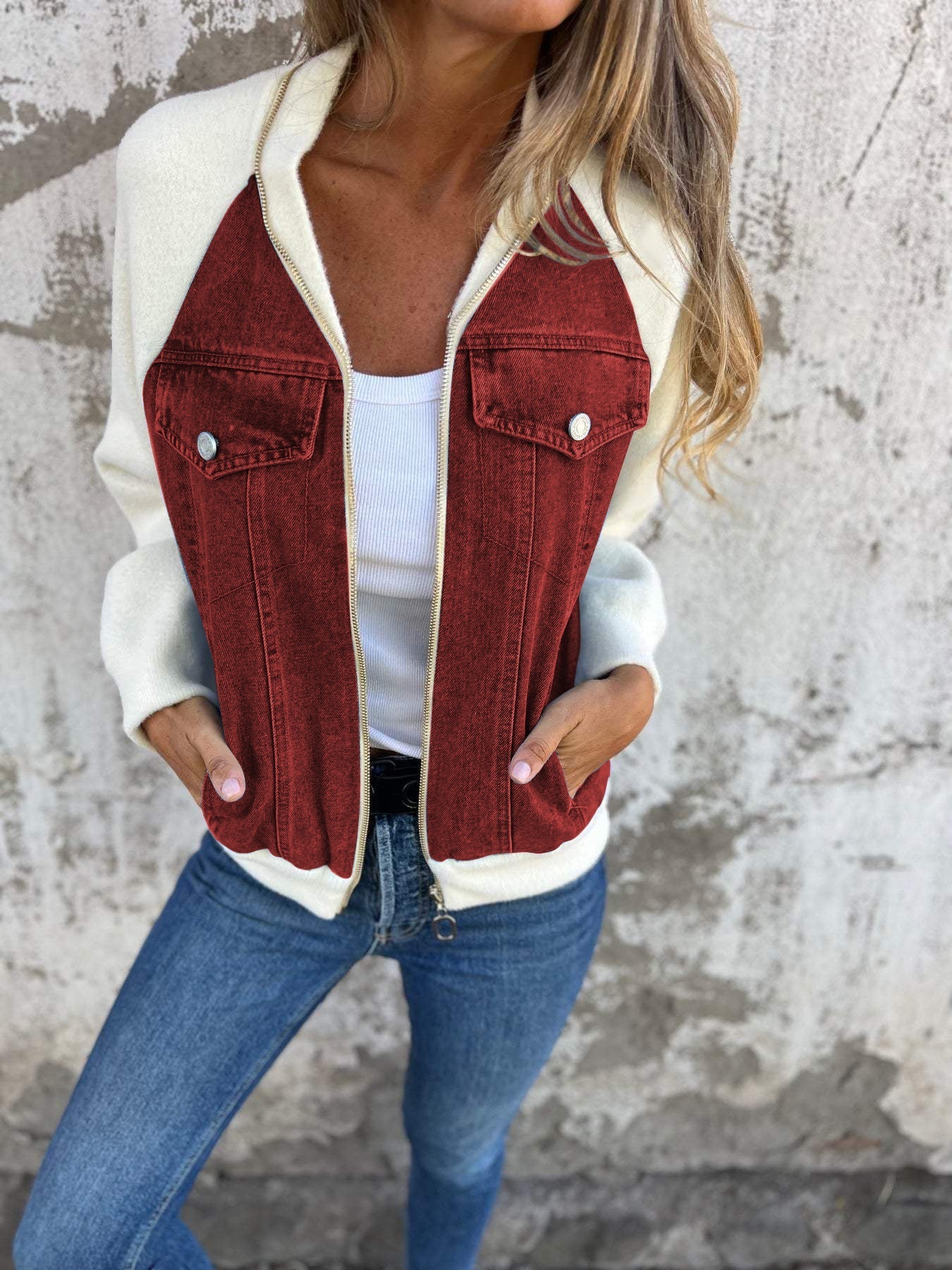 Zeitgemäße Damenjacke mit eleganter Formgebung