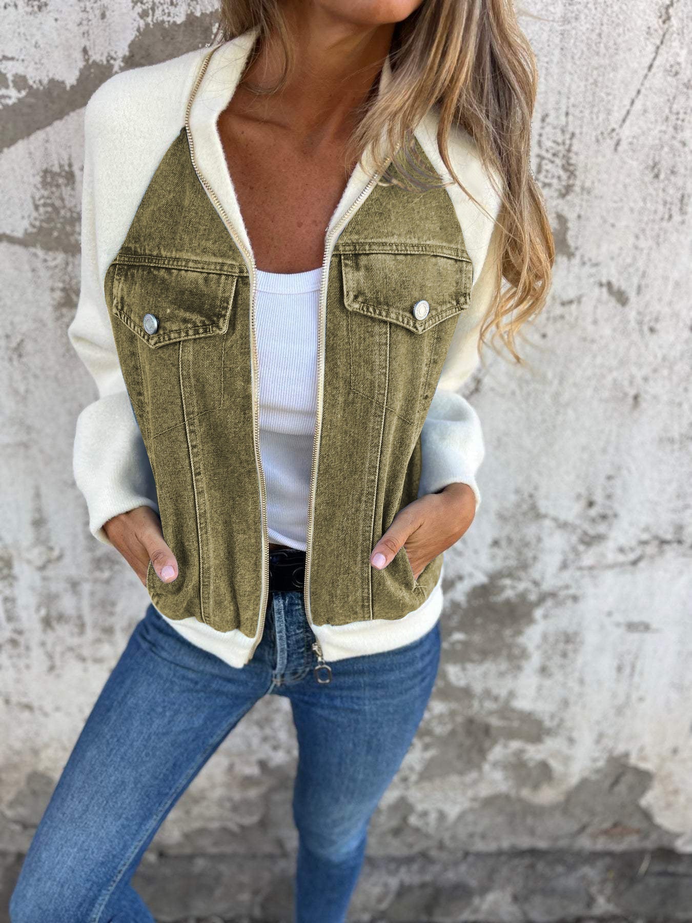 Zeitgemäße Damenjacke mit eleganter Formgebung