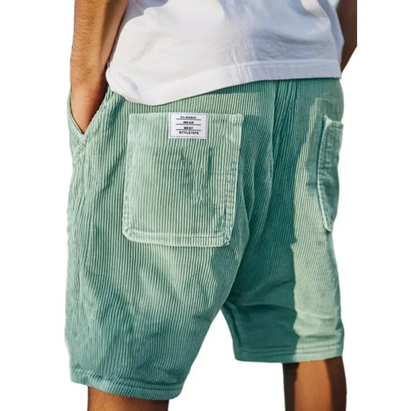 Moderne Herrenshorts für Sommertage