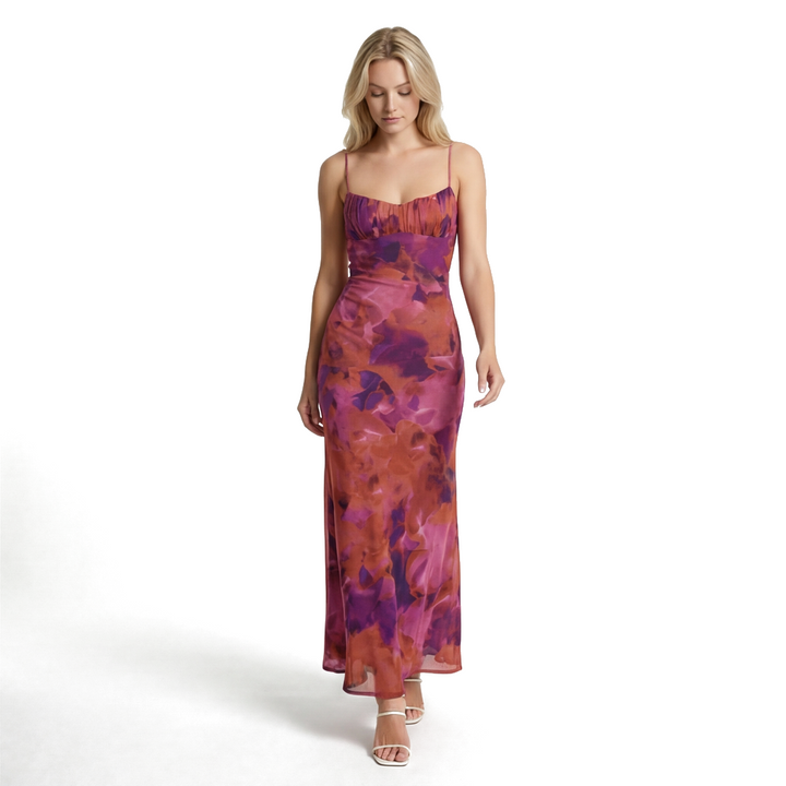 Langes Kleid mit feinen Trägern und Blumen