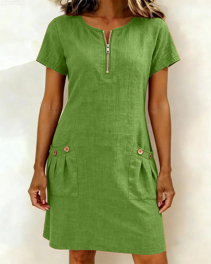 Kurzes Kleid mit kurzen Ärmeln