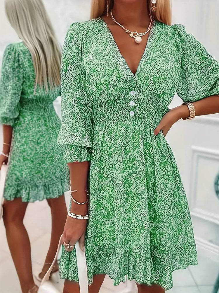 Kurzes Blumenkleid mit romantischer weicher Ausstrahlung