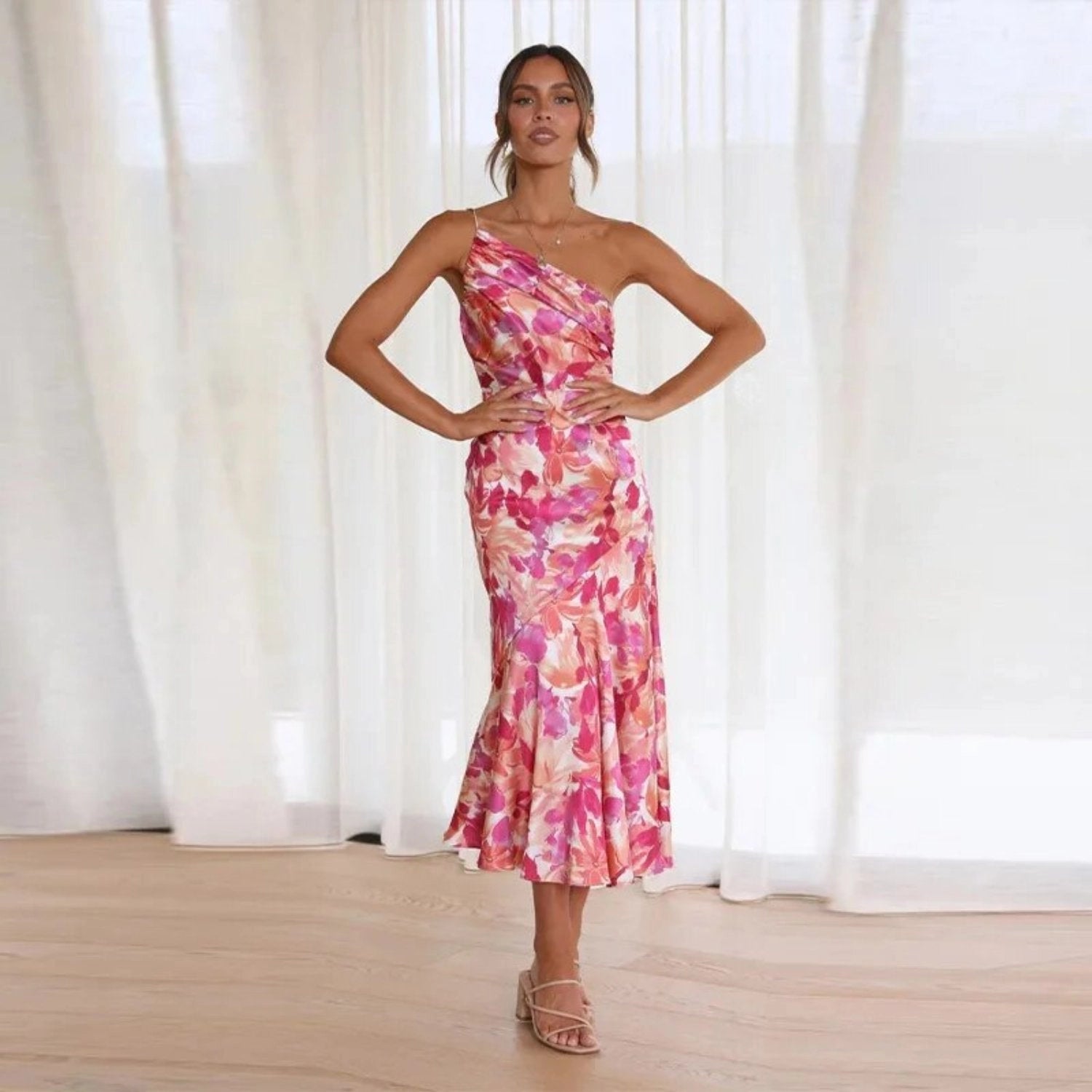 Geblümtes Midikleid mit Drapierung