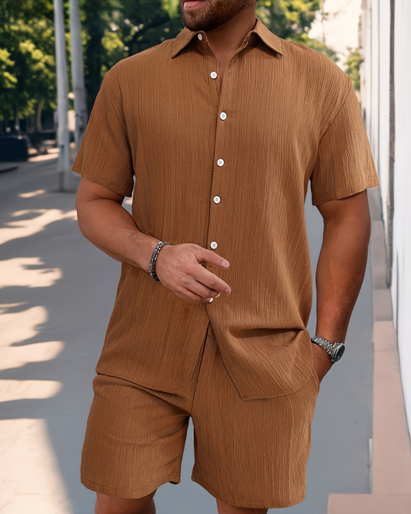 Herren-Set mit kurzärmeligem Hemd und Shorts