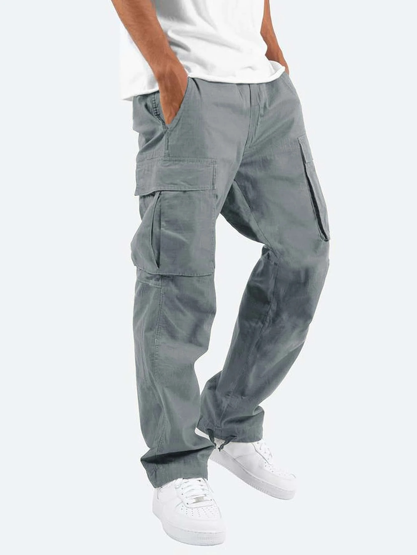 Herrenhose im Cargo Stil mit Taschen