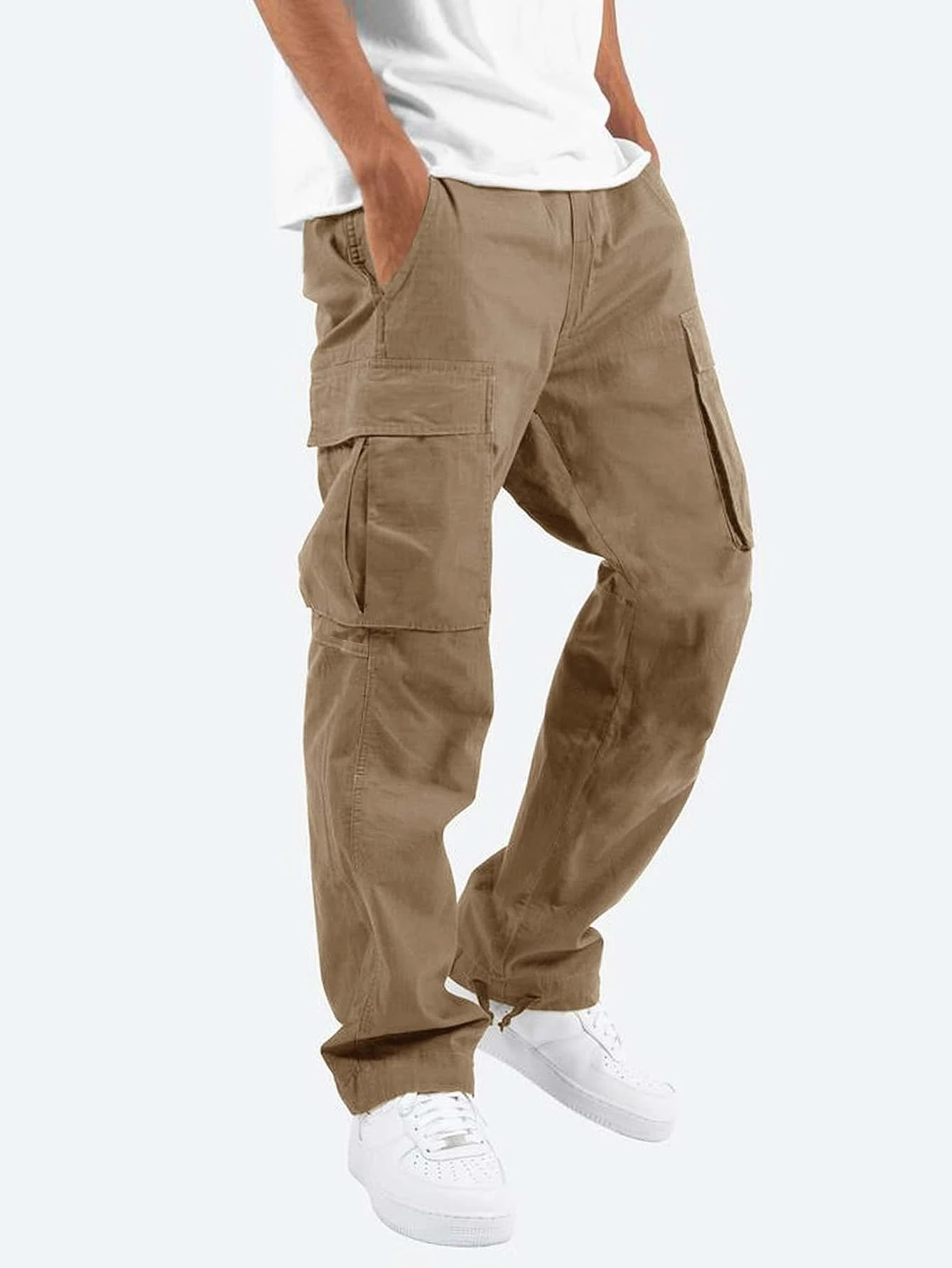 Herrenhose im Cargo Stil mit Taschen