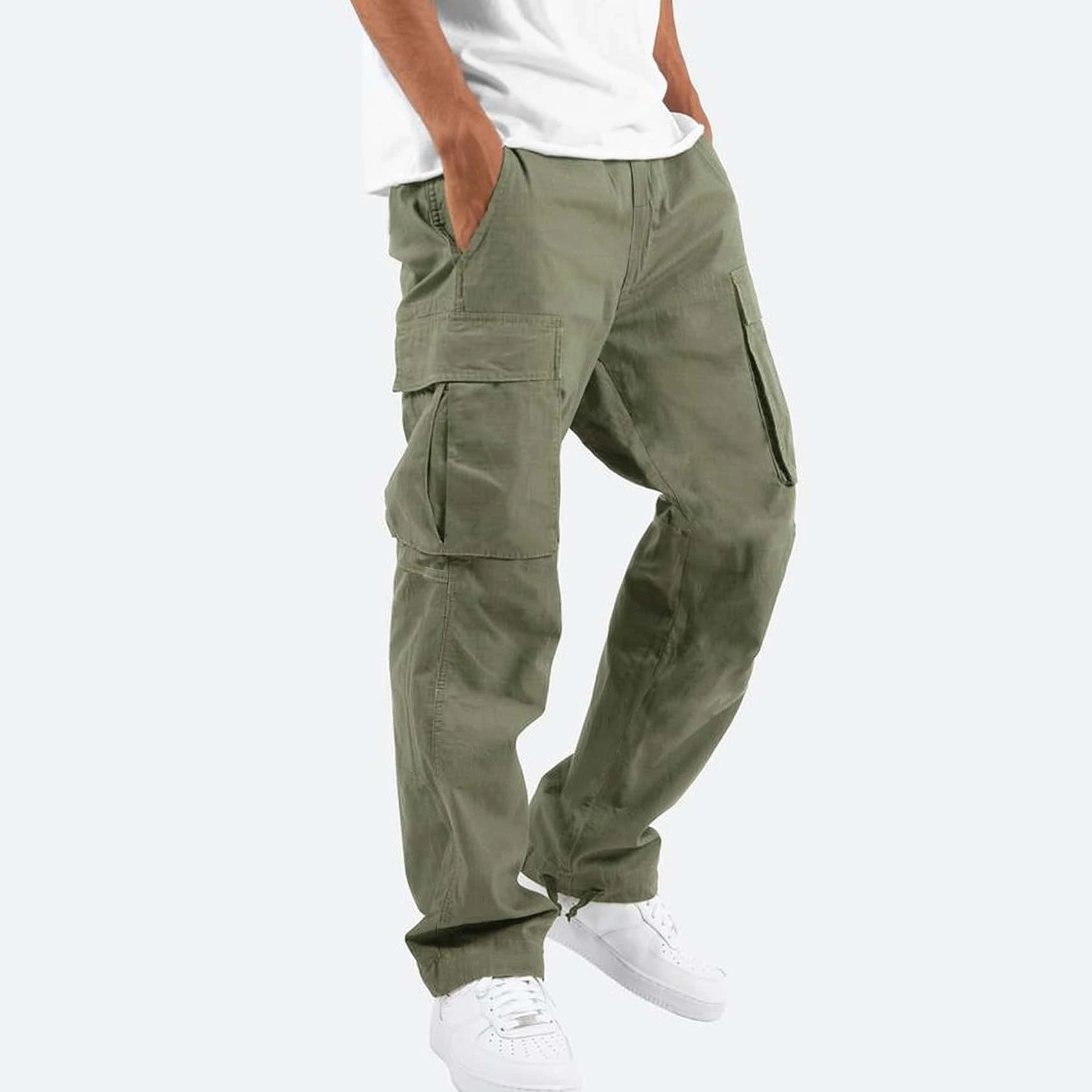 Herrenhose im Cargo Stil mit Taschen