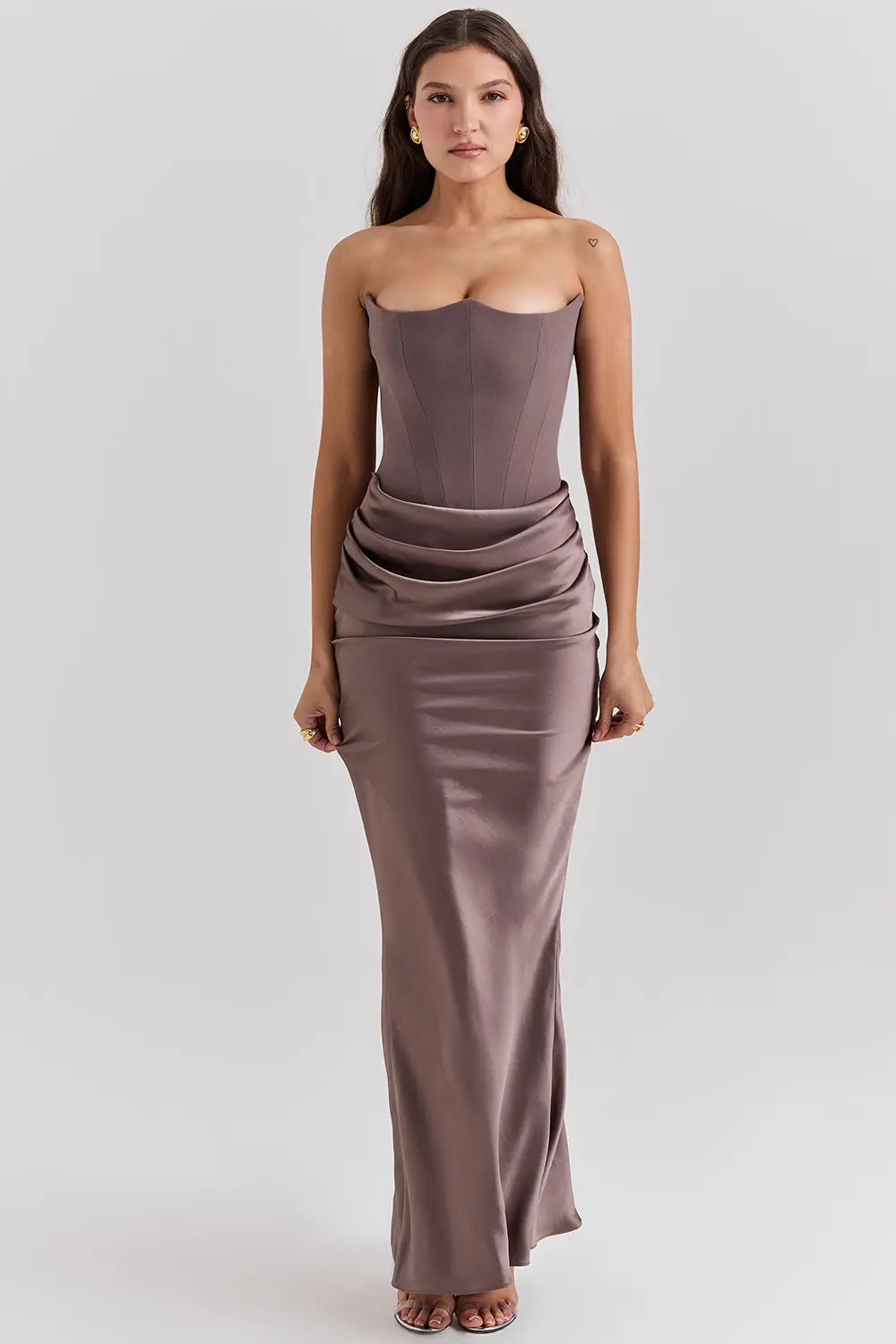 Trägerloses Maxikleid mit Korsettform