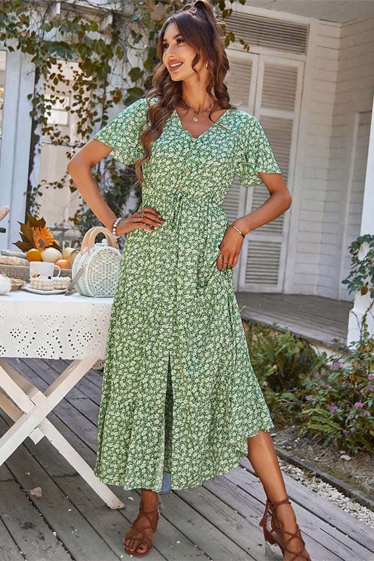 Midikleid mit feinem Blumenmuster für Sommertage