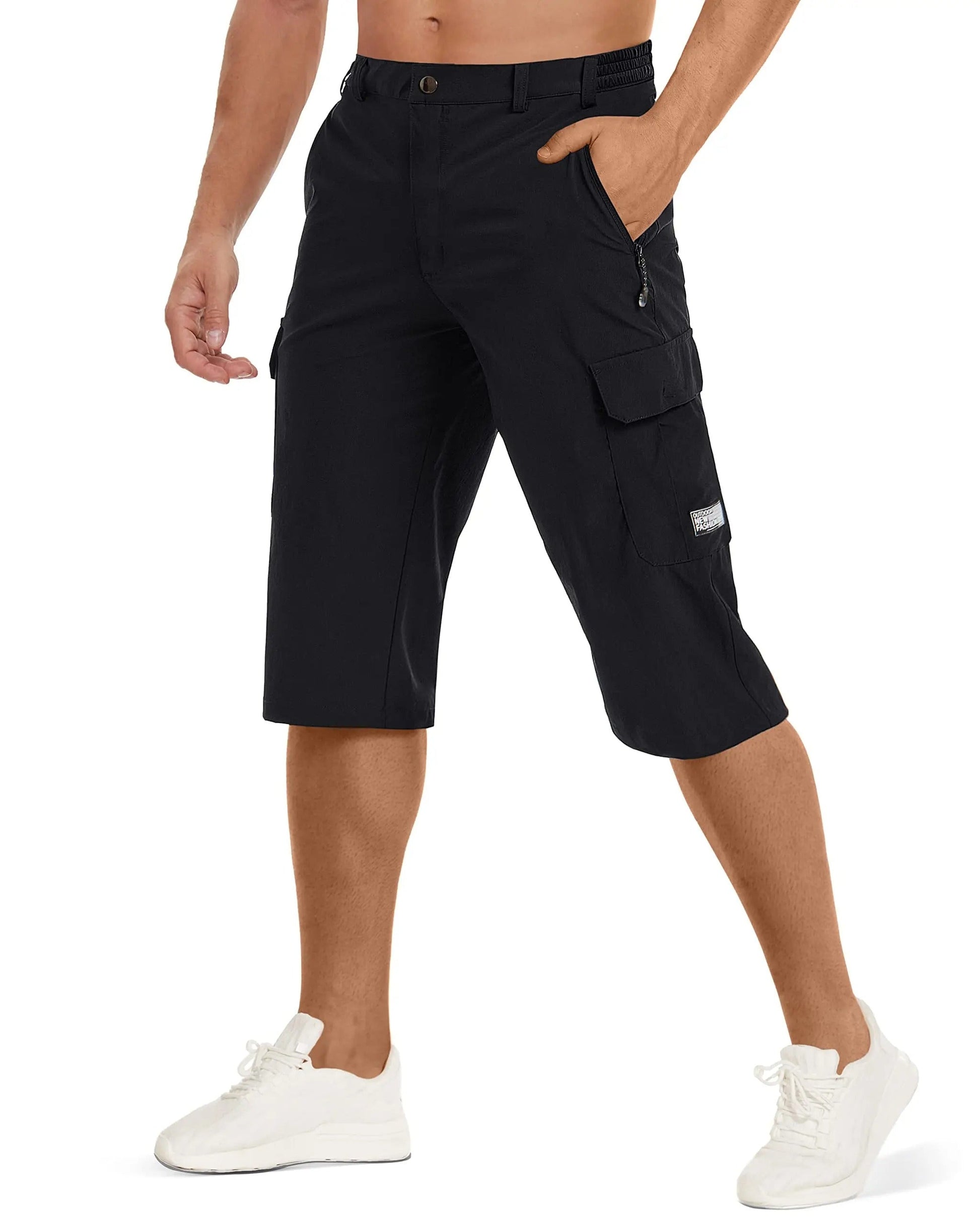 Kurze Herrenhose mit sichtbaren Taschen